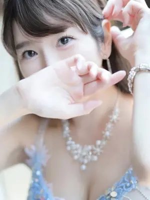 MOMOKO-ROYAL FACE